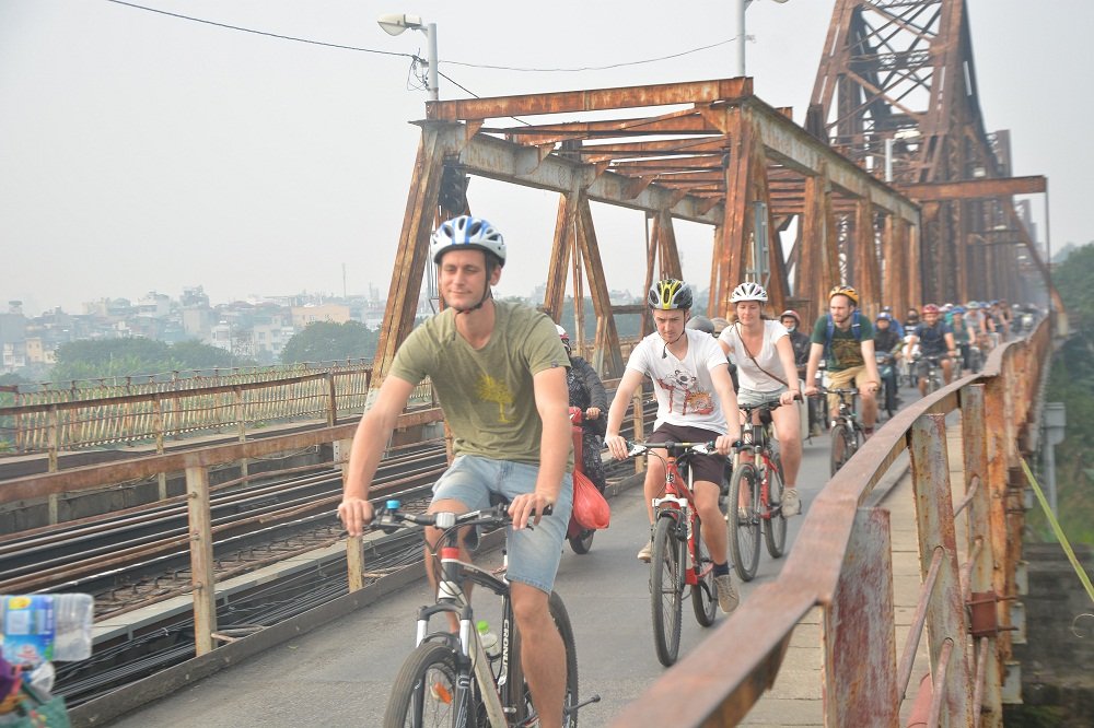 Hanoi City Bike Tour in Early Morning